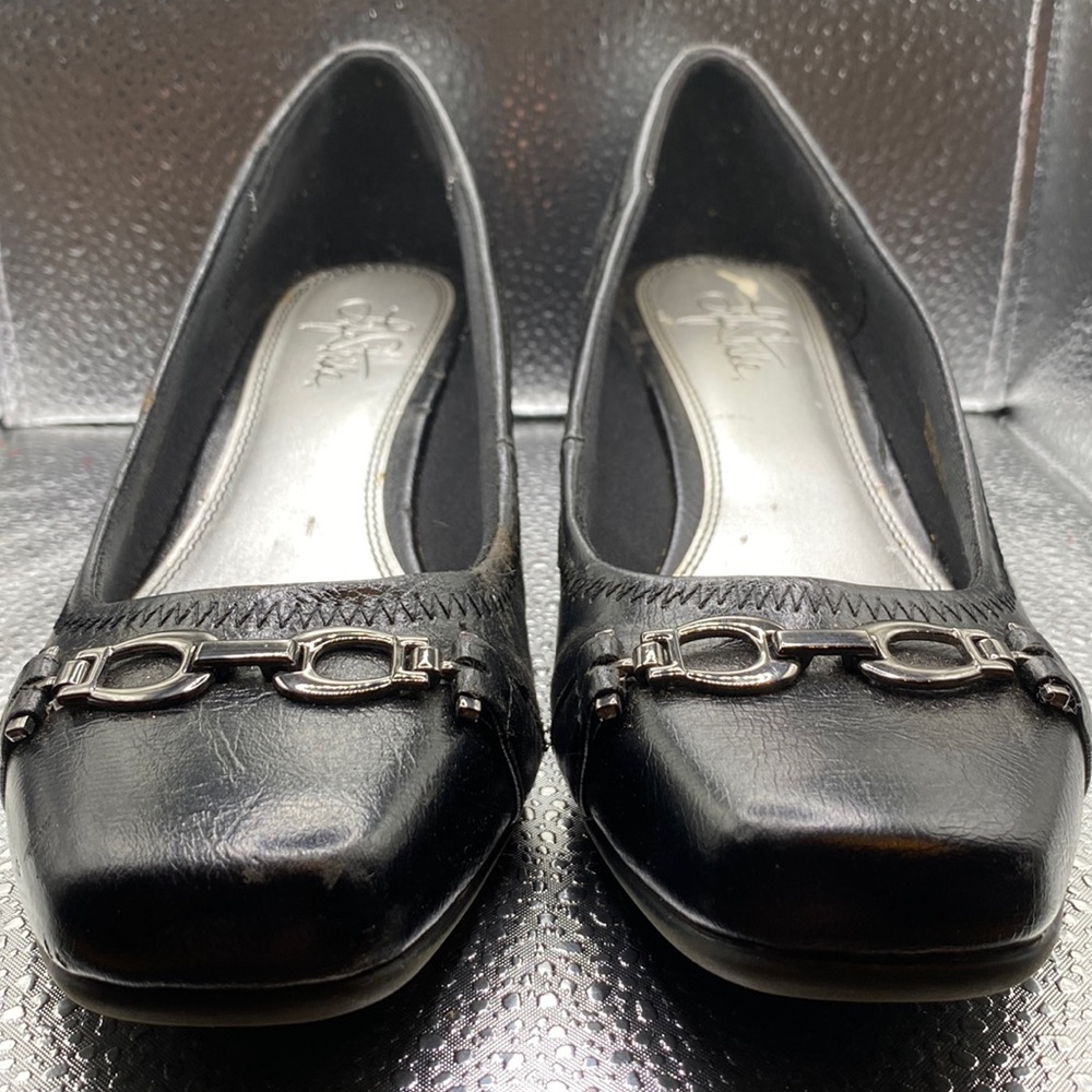 Life Stride 2” wedge with chain detail
